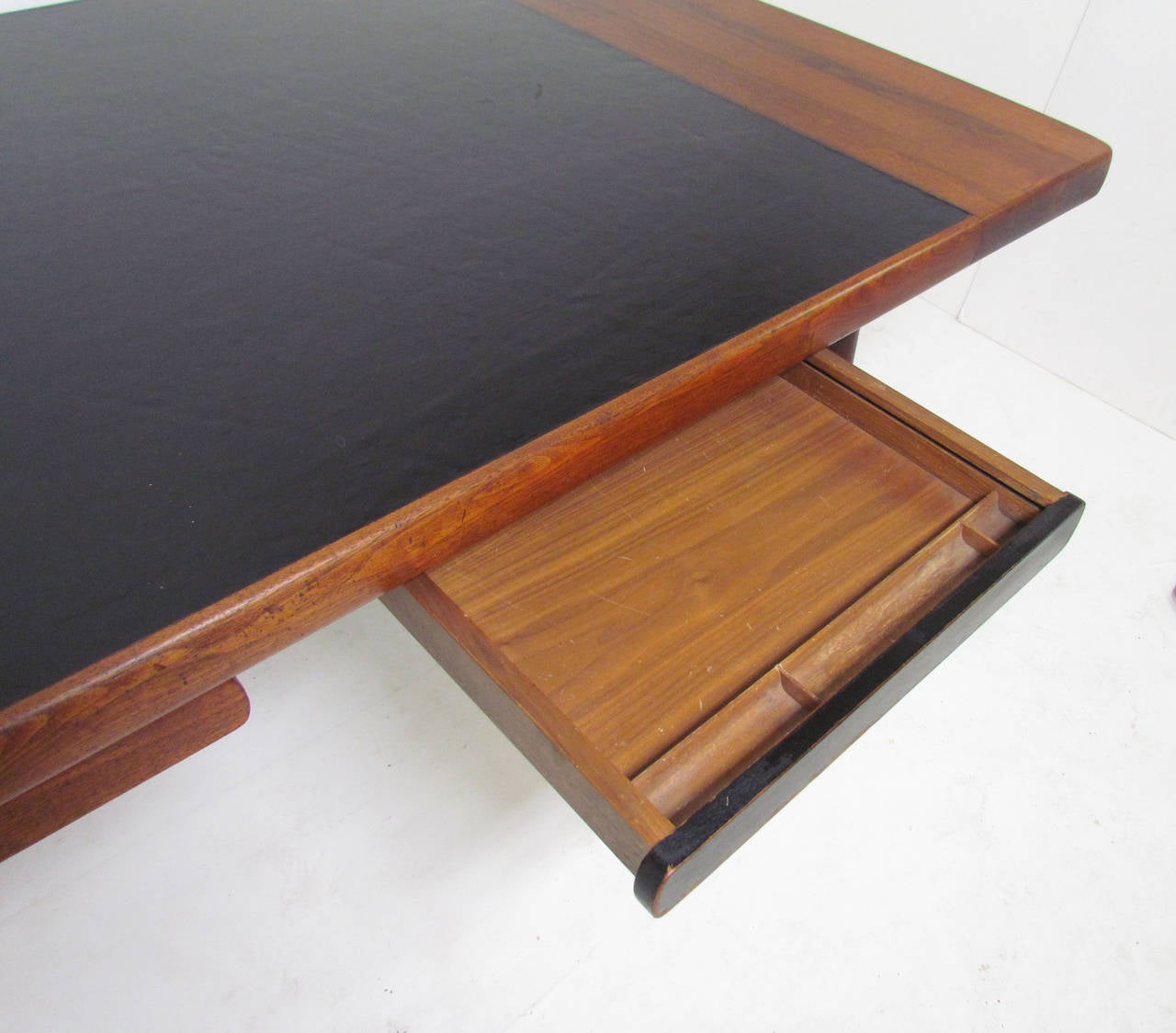 Mid-20th Century Custom Executive Desk in Leather and Walnut in the Manner of Jens Risom