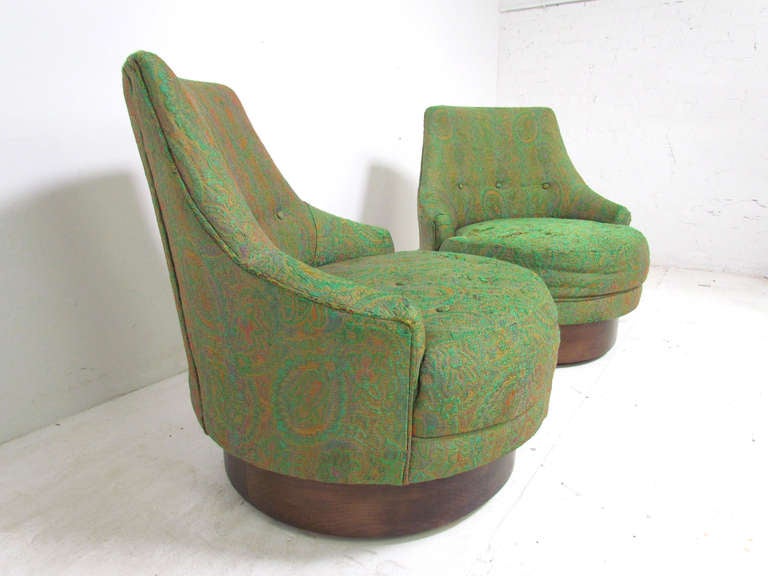 Pair of Barrel Form Swivel Lounge Chairs by Adrian Pearsall In Good Condition In Peabody, MA