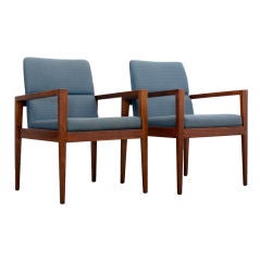 Pair of Mid-Century Modern Lounge Arm Chairs by Jens Risom