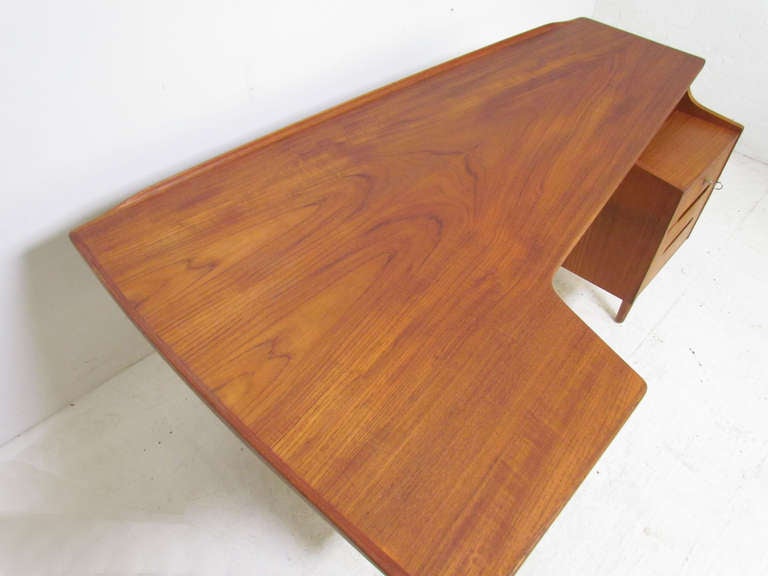Danish Teak Desk with Asymmetrical Top in Manner of Arne Vodder In Good Condition In Peabody, MA