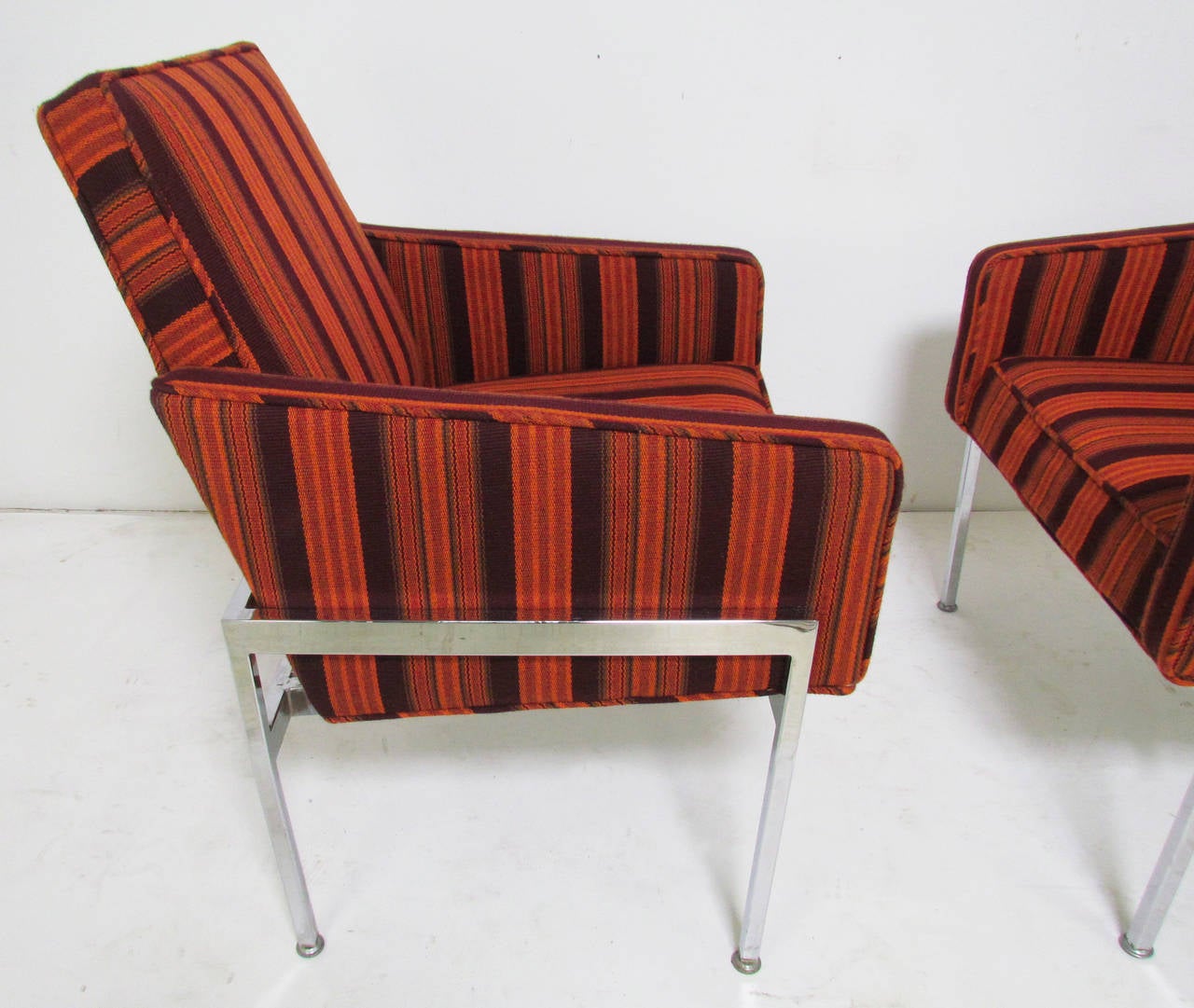 American Pair of 1970s Chrome Lounge Chairs in the Manner of Milo Baughman