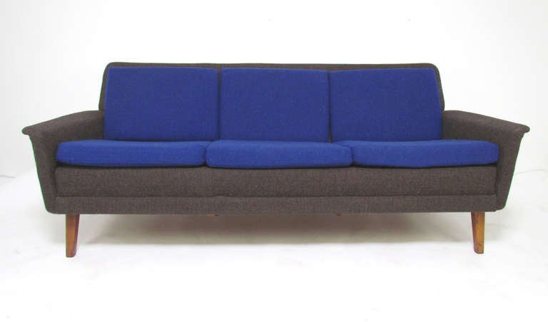 Danish Three-Seat Sofa by Folke Ohlsson for Fritz Hansen In Good Condition In Peabody, MA