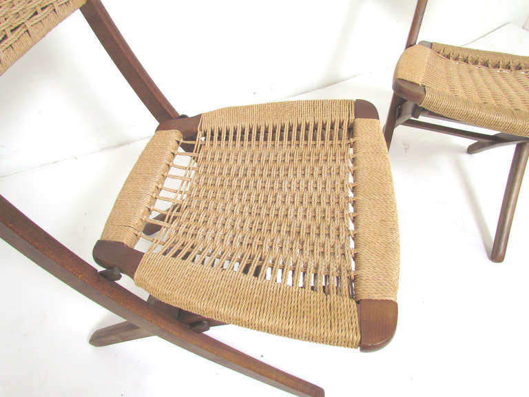 Pair of Mid-Century Modern Rope Folding Scissor Side Chairs, circa 1960s 4