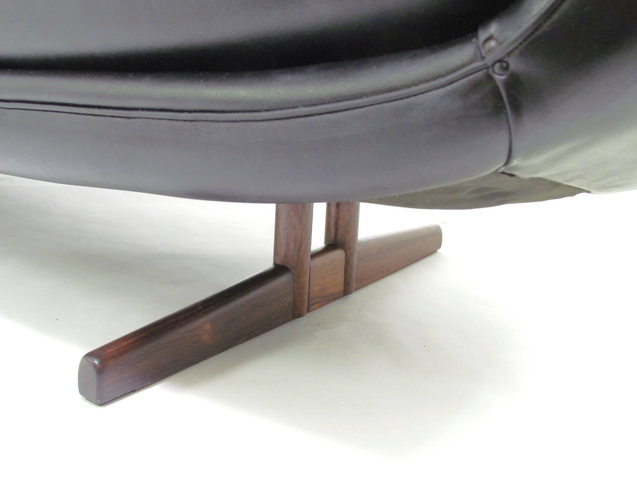 Scandinavian Modern Space Age Danish Modern Sofa with Rosewood Legs by Fredrik Kayser for Vatne