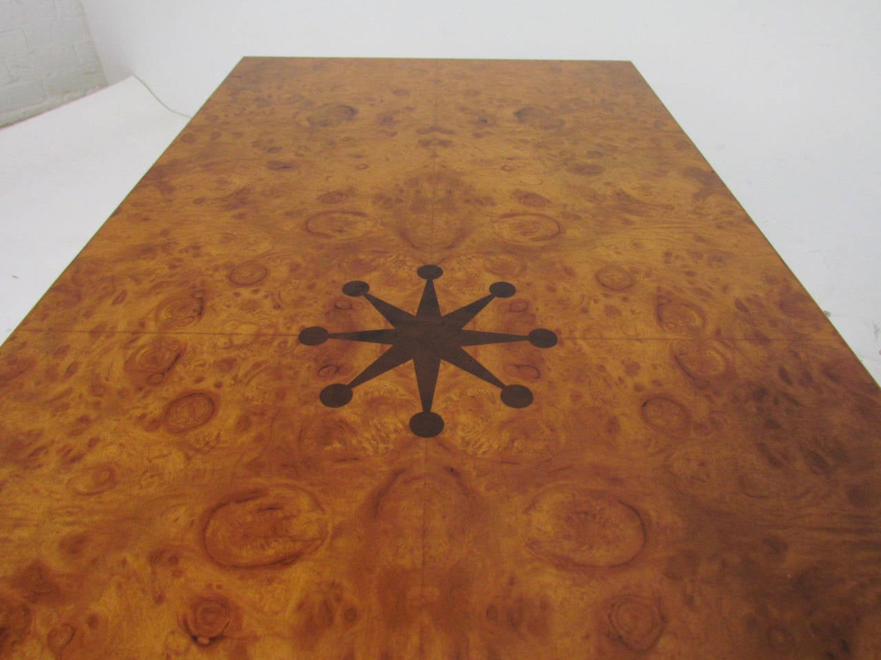 Mid-Century Modern Banc ou table d'appoint en bois de ronce incrusté de macassar par Andrew Szoeke en vente