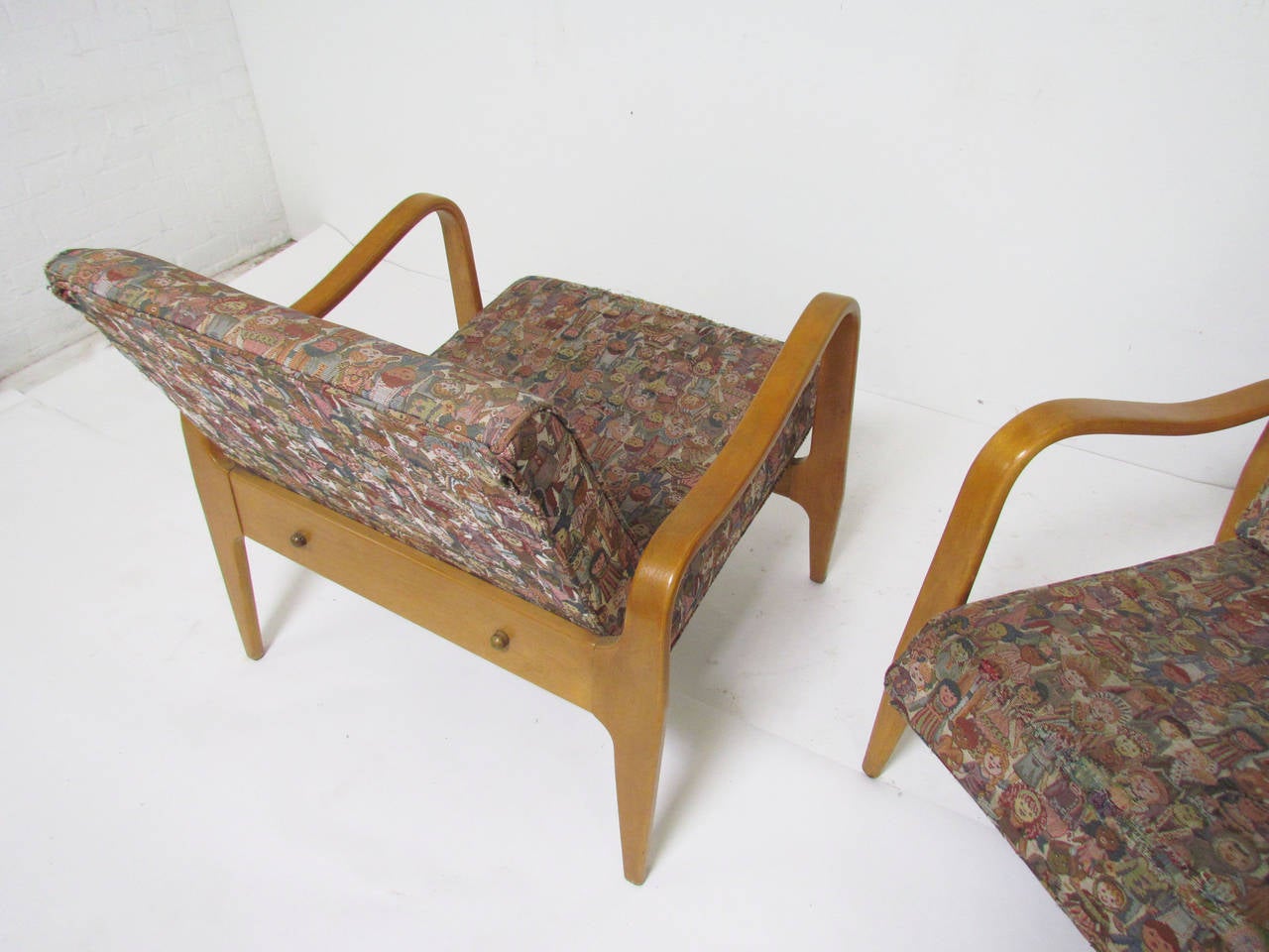 Mid-20th Century Pair of Sculptural Bent Ply Lounge Chairs by Thonet, circa 1950s