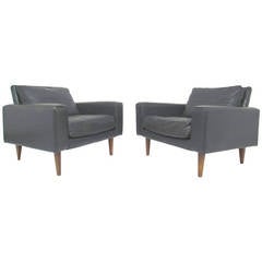 Pair of Low-Slung Leather Lounge Club Chairs in Manner of Dunbar
