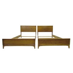 Vintage Pair of Mid-Century Modernist Single Beds, ca. 1960s