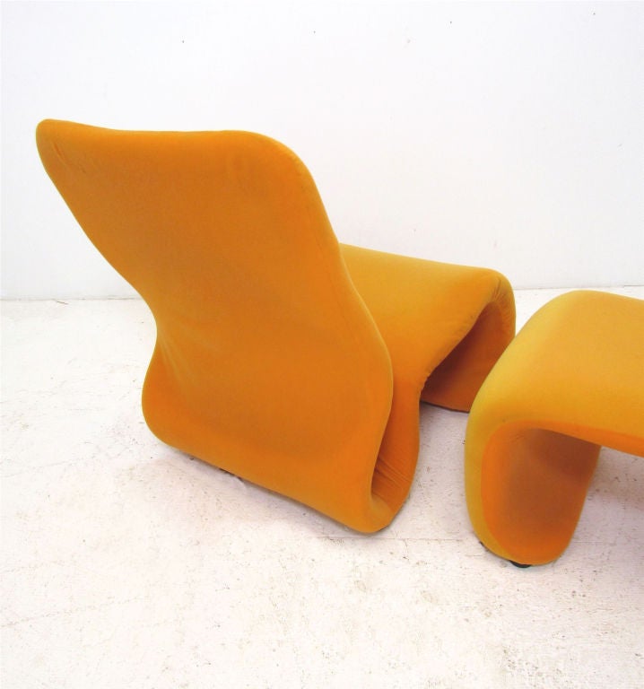 Tissu d'ameublement Sculptural Space Age Lounge Chair & Ottoman by Olivier Mourgue