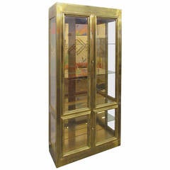 Hollywood Regency Lighted Display Cabinet or Vitrine in Brass by Mastercraft