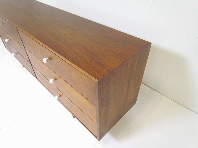 Walnut Mid-Century Modern Six Drawer Dresser in Manner of Kipp Stewart