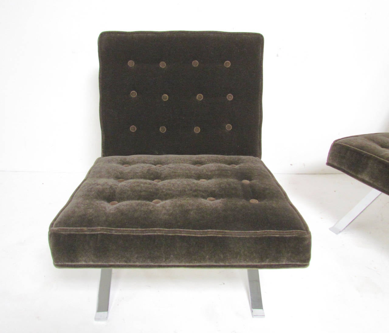 Pair of Cantilever Lounge Chairs in Chrome and Mohair, circa 1960s 3