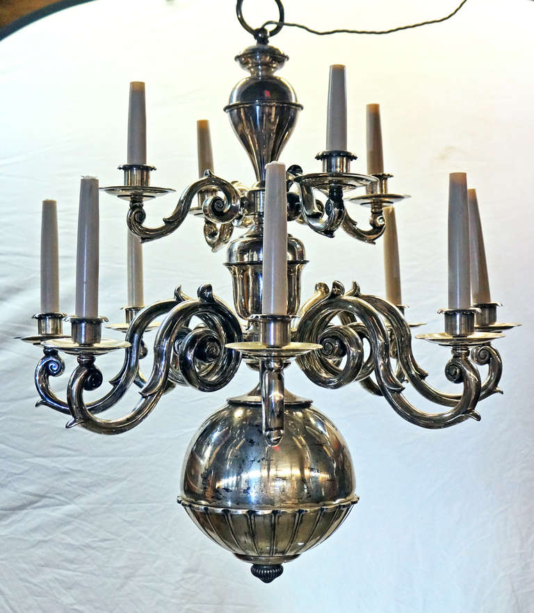 Dutch Baroque Style Brass Two-Tier Twelve-Light Chandelier In Excellent Condition For Sale In New York, NY