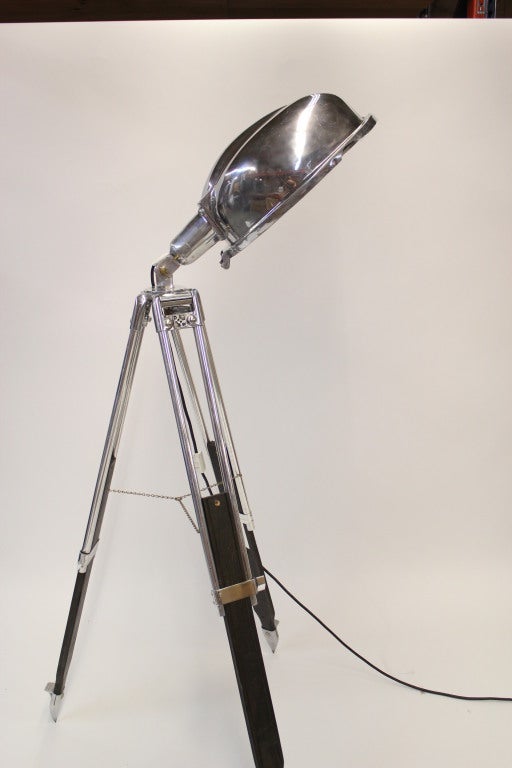 Mid-20th Century Revere Electric Tripod Photo Light For Sale