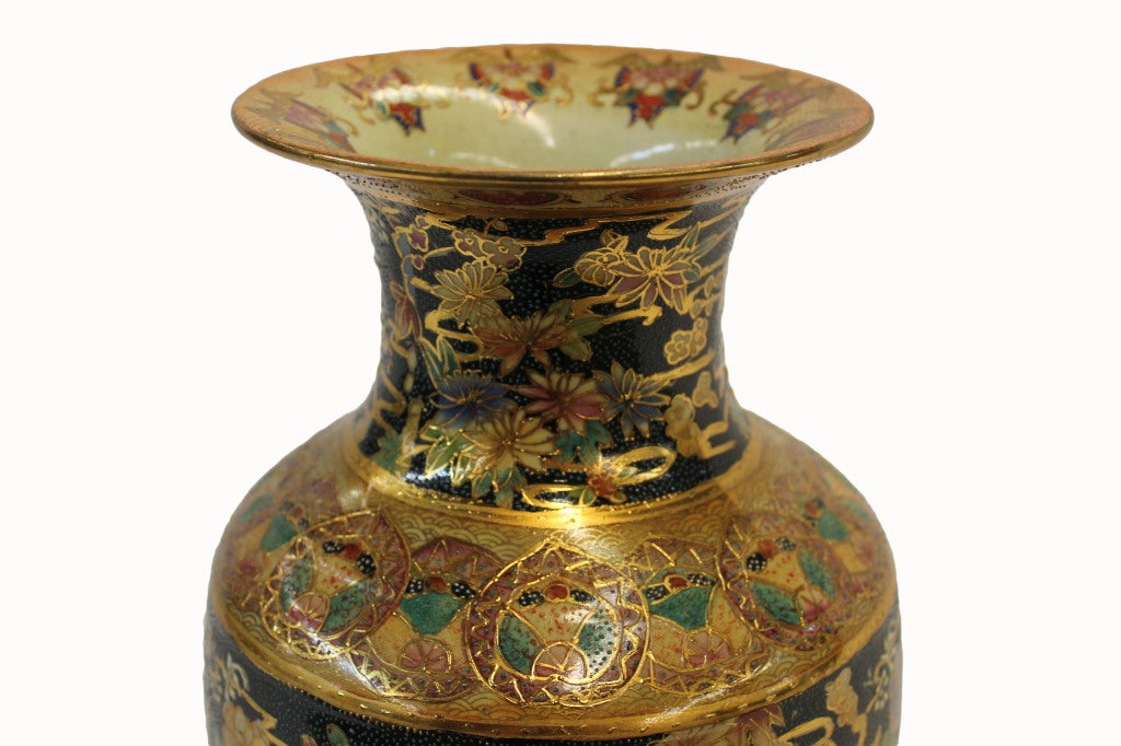 Hand-Painted Mid-20th Century Japanese Figural Style Vase For Sale