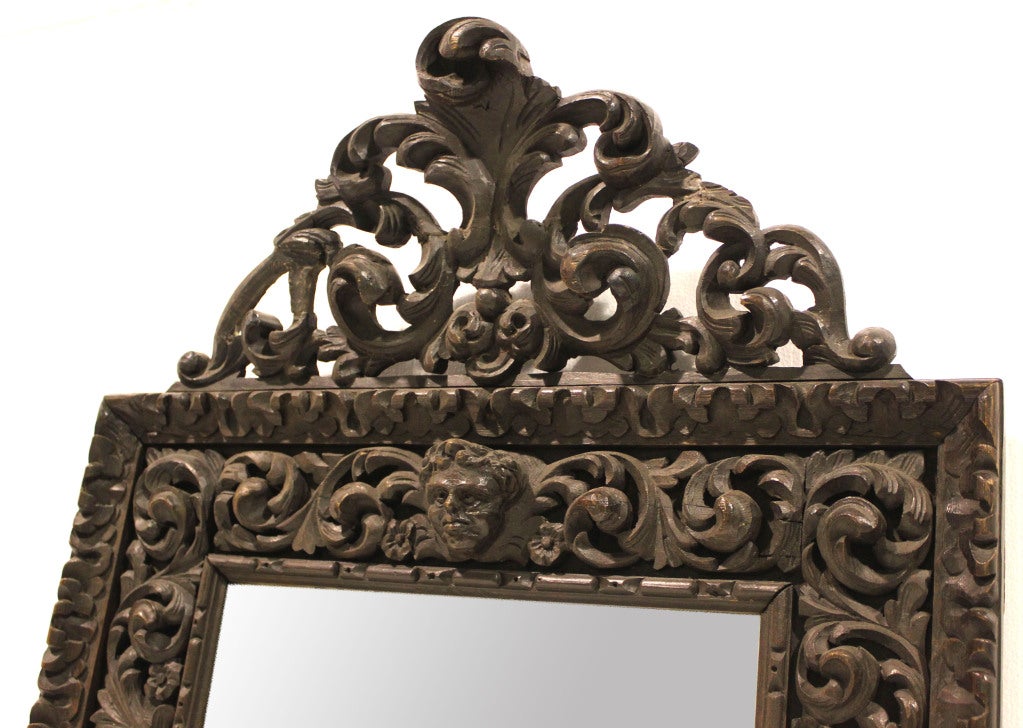 Hand-Carved Wall Mirror In Good Condition For Sale In New York, NY