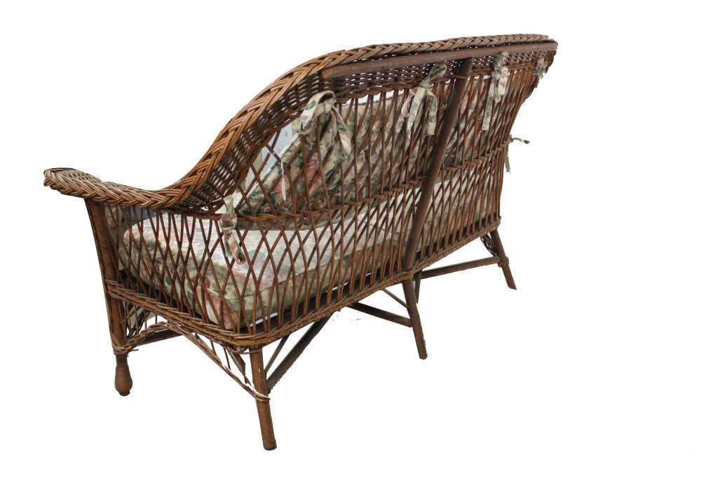 Wicker Settee In Excellent Condition In New York, NY