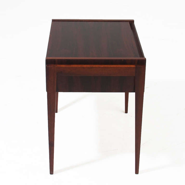 Mid-20th Century Mid-Modern Petite Side Table by Cimo For Sale