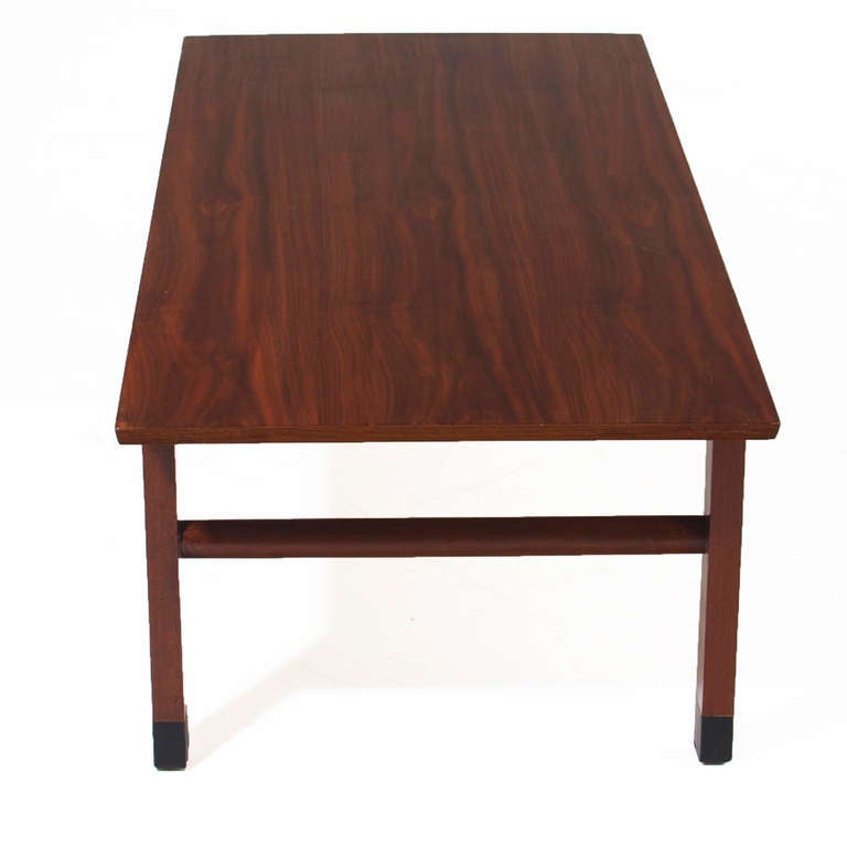 Dunbar Mid-Century Modern Walnut Coffee Table with Leather Tipped Feet  In Good Condition For Sale In Los Angeles, CA