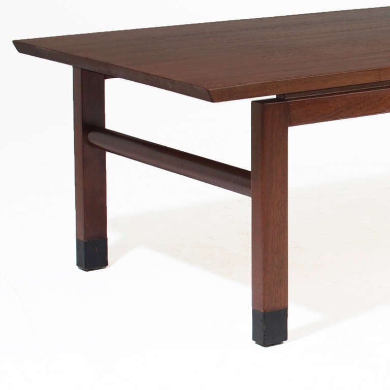 Dunbar Mid-Century Modern Walnut Coffee Table with Leather Tipped Feet  For Sale 2