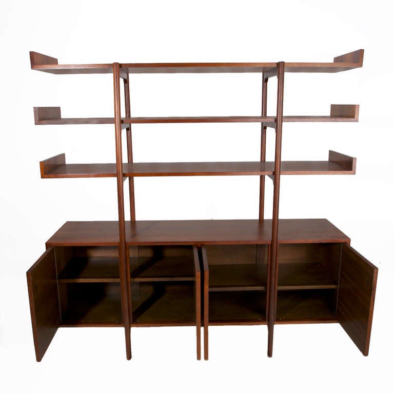 Early Walnut Room Divider by Milo Baughman for Glenn of California In Good Condition In Hollywood, CA