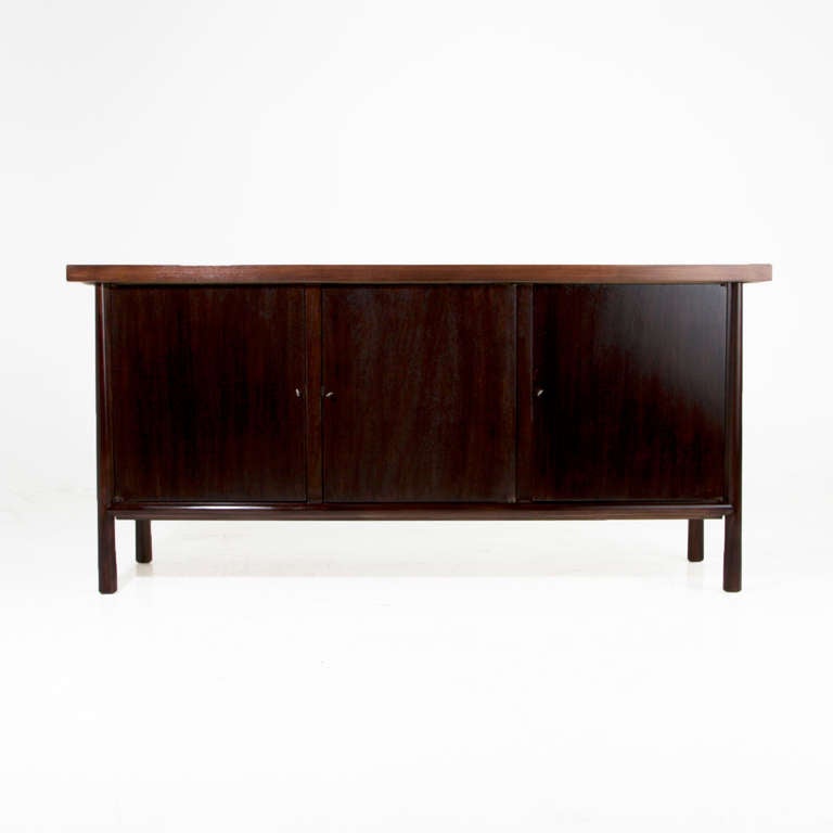 Walnut Credenza by T.H. Robsjohn-Gibbings for Widdicomb In Good Condition For Sale In Hollywood, CA