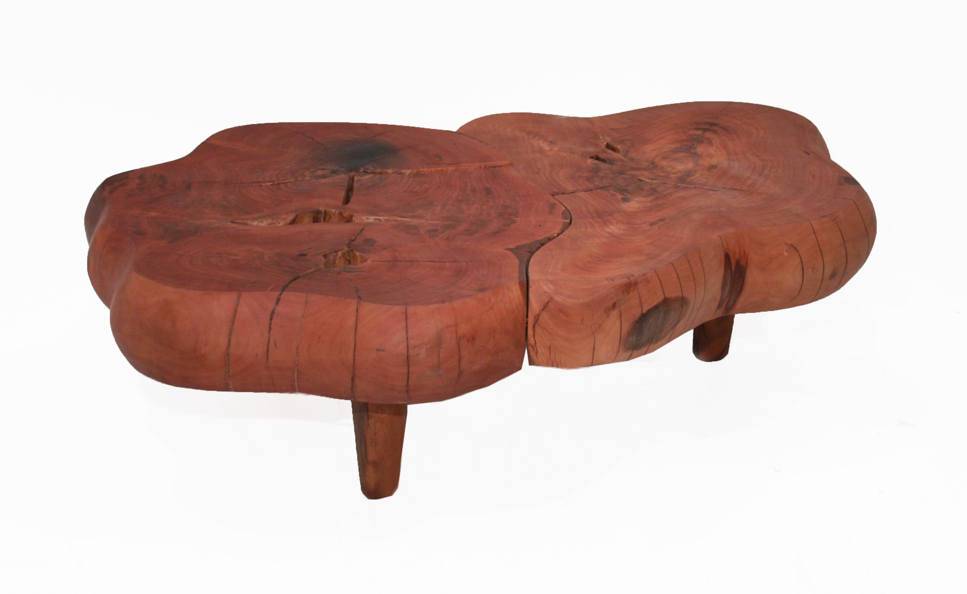 Double Eucalipto Vermelho coffee table on three legs by Tunico T.