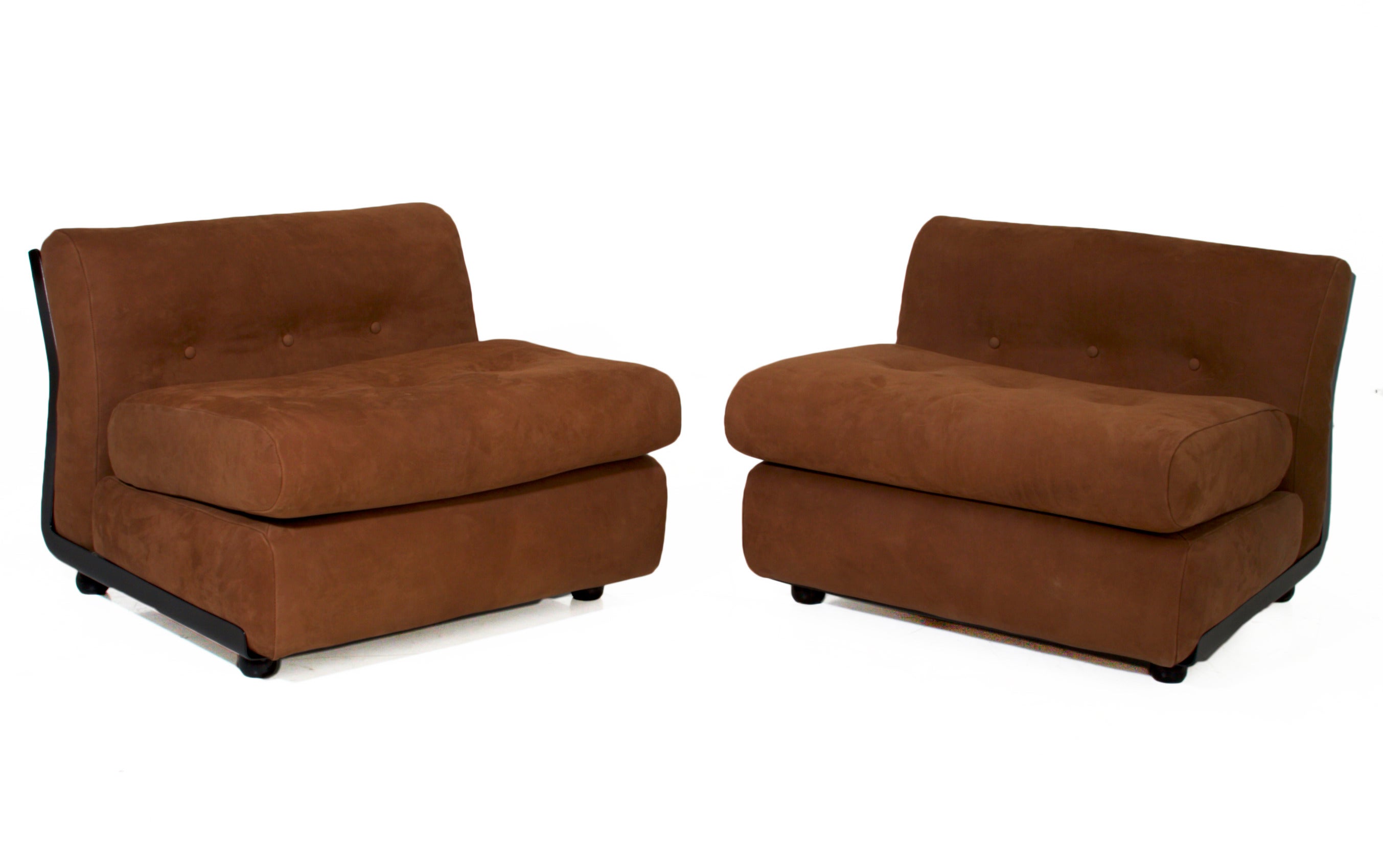 Pair of Tufted Suede Ebonized Fiberglass Lounge Chairs Attributed Metropolitan For Sale