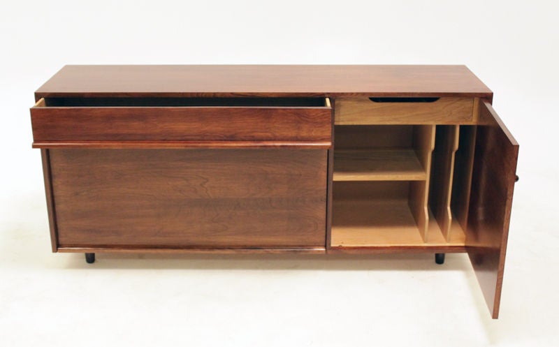 Early Glenn of California Walnut Cabinet by Milo Baughman In Good Condition In Hollywood, CA