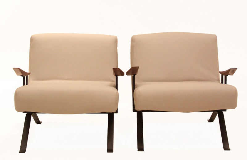 Brazilian lounge chairs with caviuna arms in grey leather