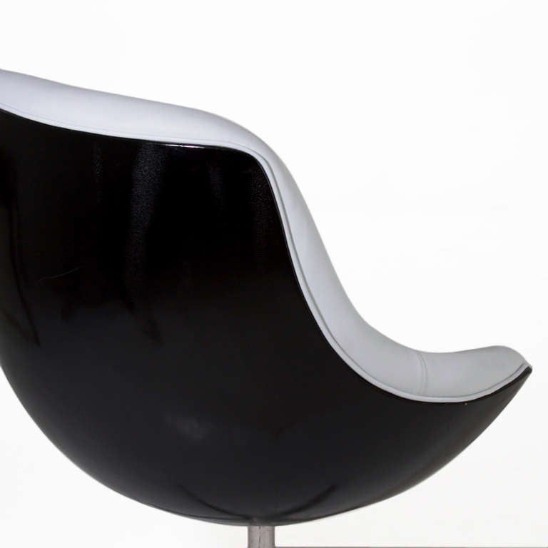 Acrylic Black Fiberglass & White Leather chair attributed to Ricardo Fasanello