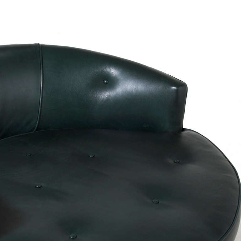 Mid-20th Century Large round green leather swivel love chair by Milo Baughman