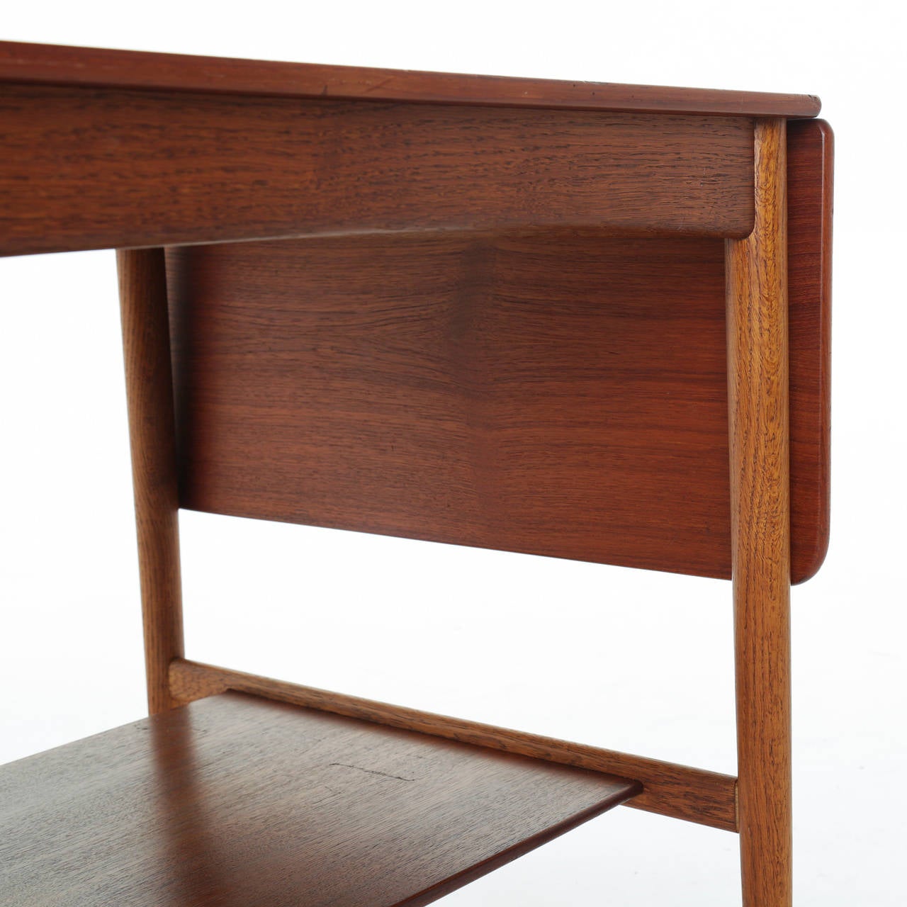 Danish Teak Side Table with Extendable Sides by Hans Wegner For Sale 4