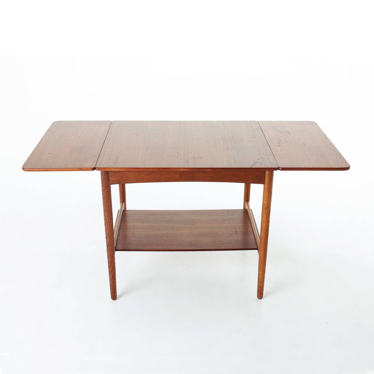Danish Teak Side Table with Extendable Sides by Hans Wegner For Sale 1