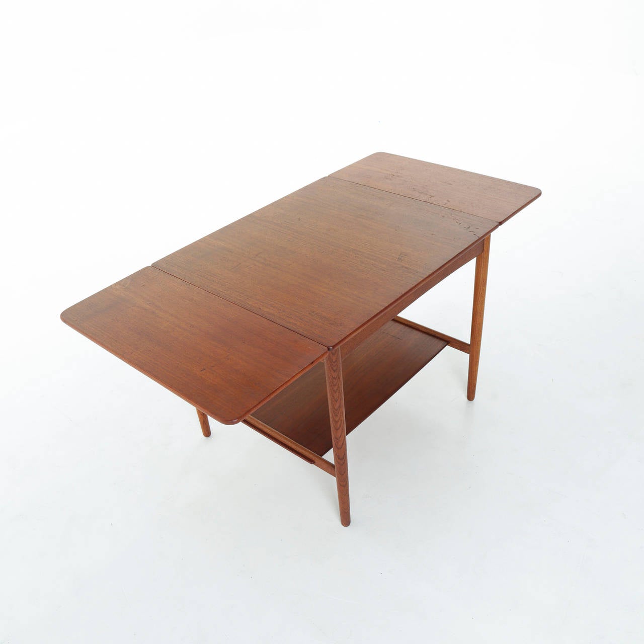 Danish Teak Side Table with Extendable Sides by Hans Wegner For Sale 2