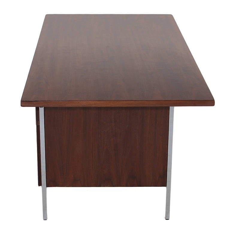 British Florence Knoll Walnut and Chrome Leg Desk