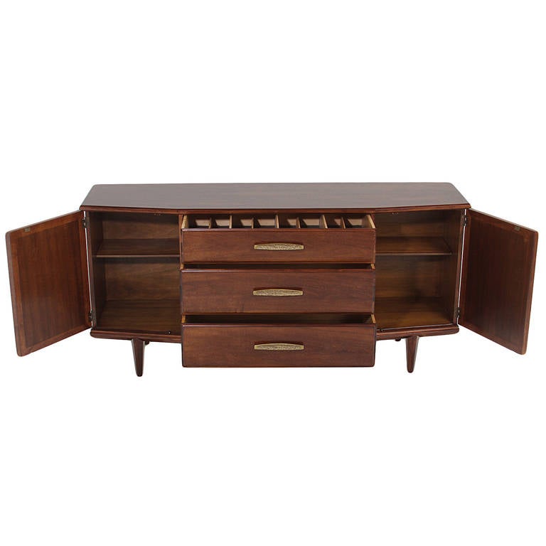 American Mid-Century Modern Monteverdi-Young Angular Walnut Buffet with Bronze Details For Sale