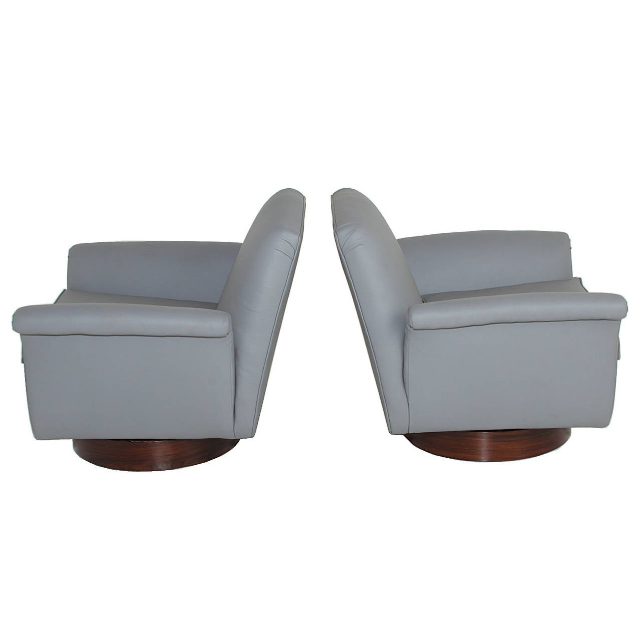 Pair of Brazilian Armchairs with Curved Arms and Cylindrical Bases In Good Condition In Hollywood, CA