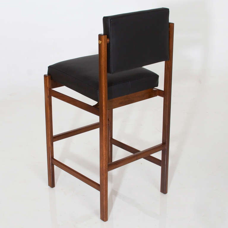 The Basic Pivot Back Bar Stool In Black Leather by Thomas Hayes Studio In Excellent Condition In Hollywood, CA