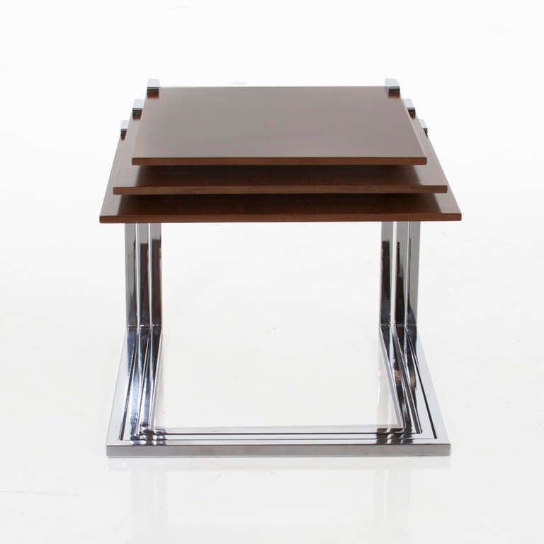 Set Of 3 Cantilevered, Floating Stainless Steel And Walnut Nesting Tables In Good Condition For Sale In Los Angeles, CA