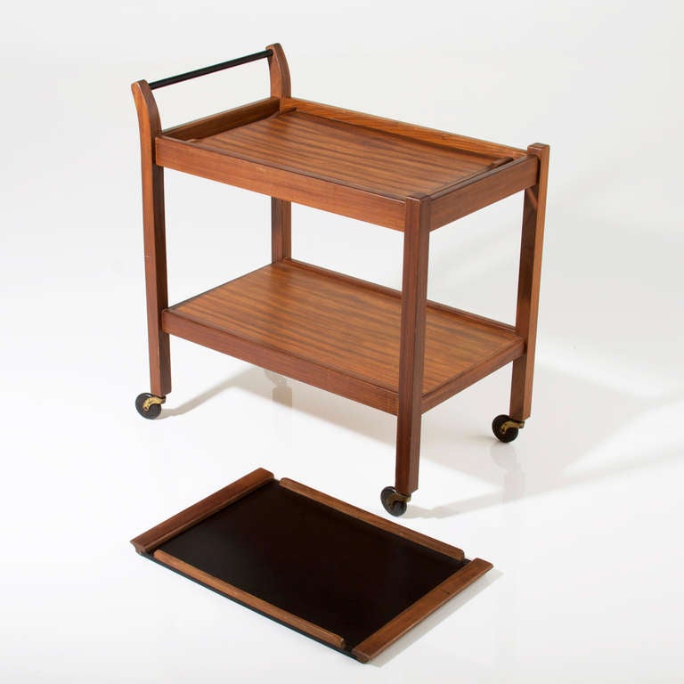 Solid Walnut Bar Tea Cart with Removable Service Tray by Glenn of California In Good Condition For Sale In Los Angeles, CA