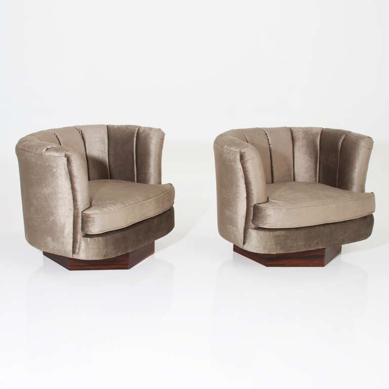 American Pair of Swivel Chairs with Hexagon Rosewood bases Milo Baughman Attribution