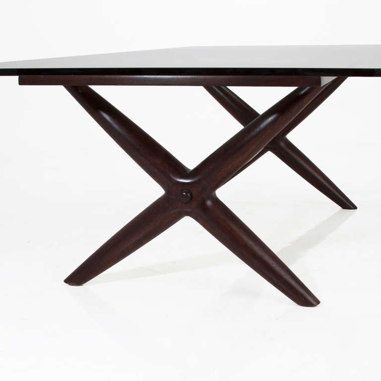 Brazilian Sculptural Dining Table in the Manner of Giuseppe Scapinelli For Sale 3