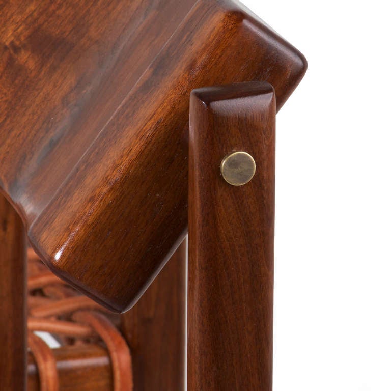 Tabouret de comptoir en bois de Thomas Hayes Studio 1