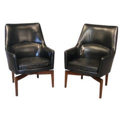 Pair of Swiveling Leather Lounge Chairs by Jens Risom