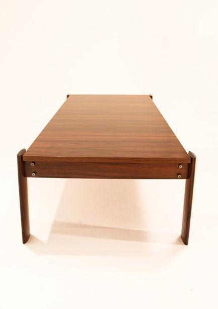 Highly Grained Rosewood Coffee Table from Brazil In Good Condition In Hollywood, CA