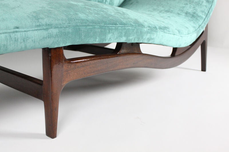 Mahogany Chaise Longue In Turquoise Silk Velvet 1