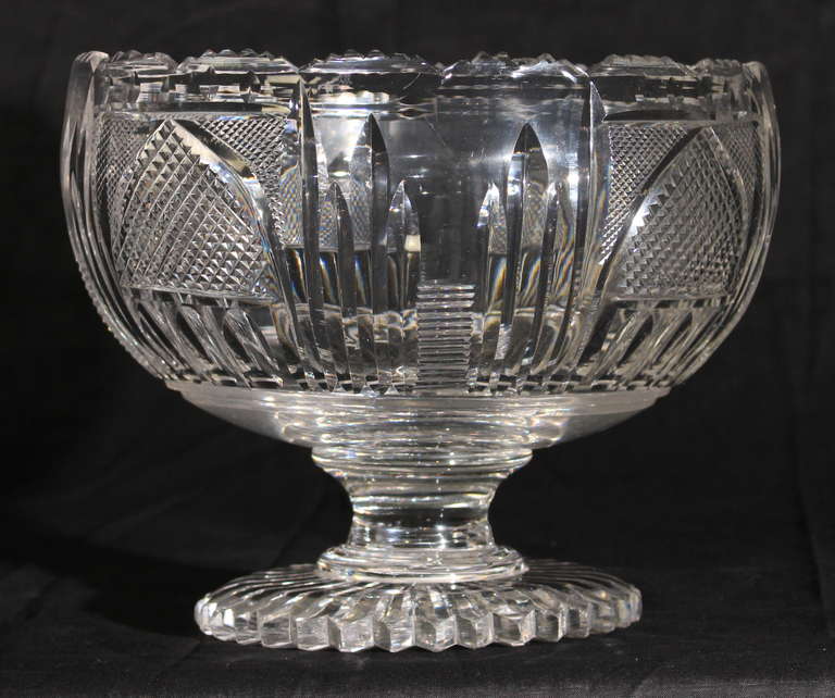 British 19th Century Anglo-Irish Glass Centre Bowl For Sale