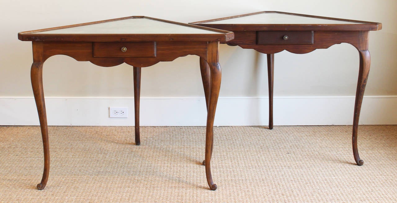 Pair of Mirror Topped Triangular Tables In Good Condition In Kilmarnock, VA