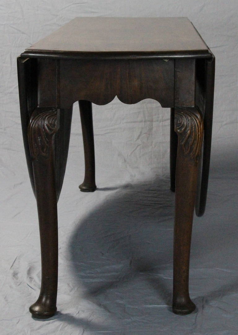 18th Century English Mahogany, Drop-Leaf DiningTable 2